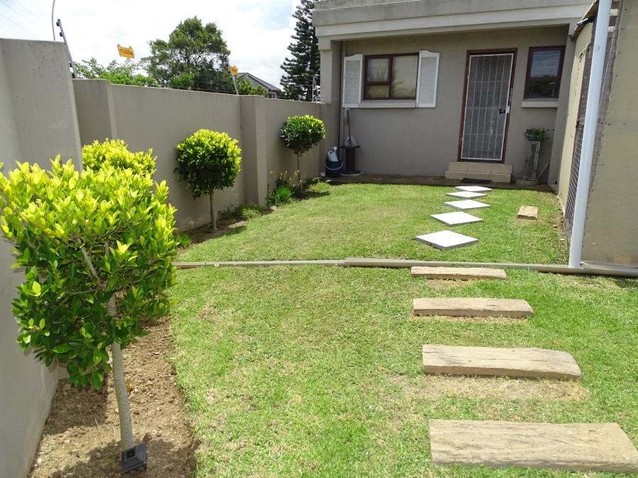 4 Bedroom Property for Sale in Wavecrest Eastern Cape